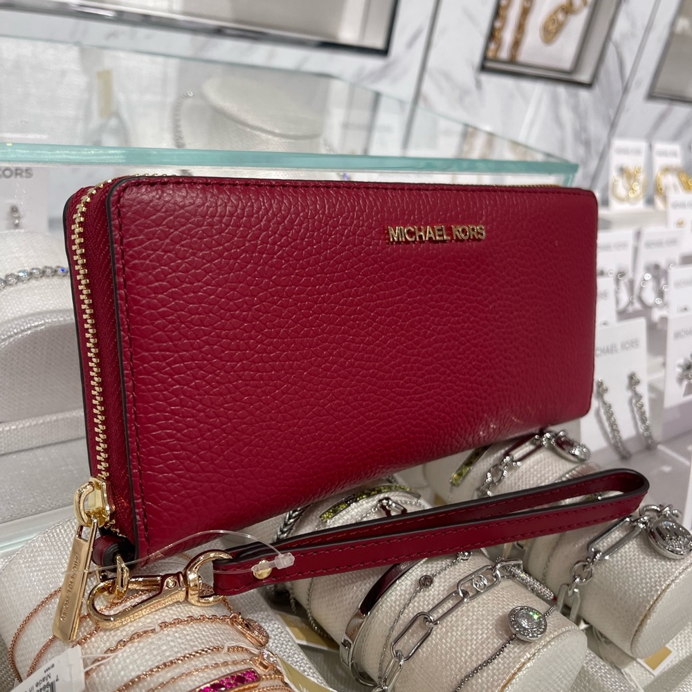 MICHAEL KORS Jet Set Travel Lg Continental Wristlet Phone Holder Wallet 
Cherry - Picture 5 of 16